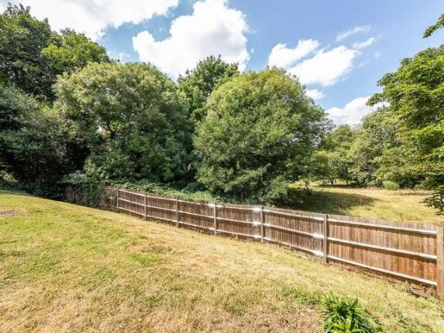Flat for sale in London Borough of Croydon, Upper Norwood