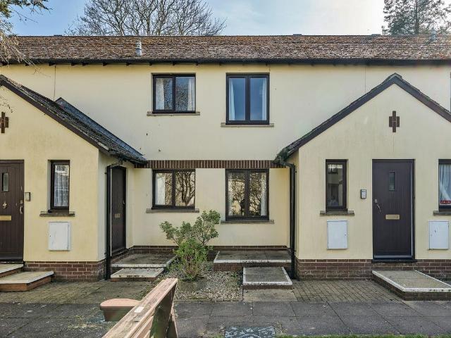 Flat for sale in Strode, Devon