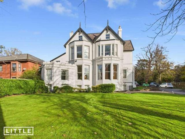Flat for sale in Calderstones