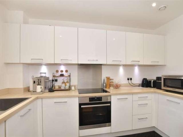 Flat for sale in Barracks, The Bridge