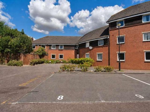 Flat for sale in Rodbourne, Swindon