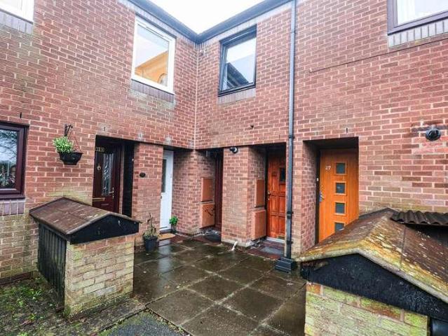 Flat for sale in Fell Lane