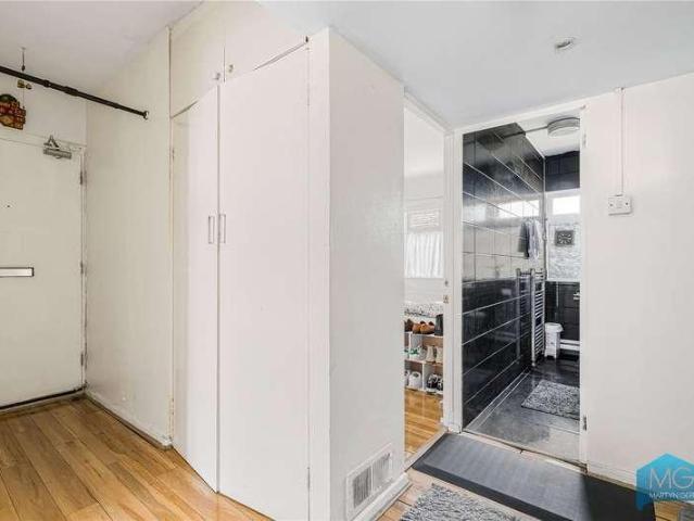 Flat for sale in West Finchley, Greater London