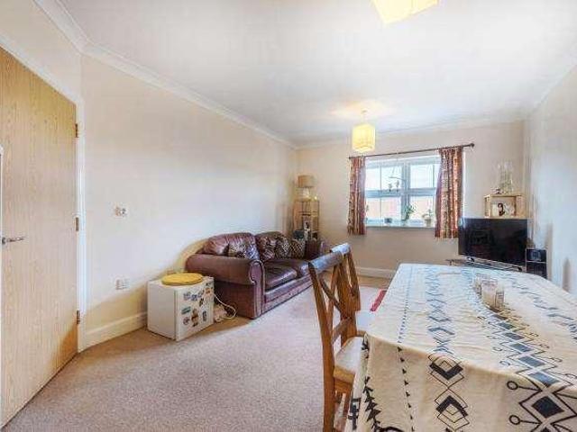 Flat for sale in Cowley Marsh, The Slade