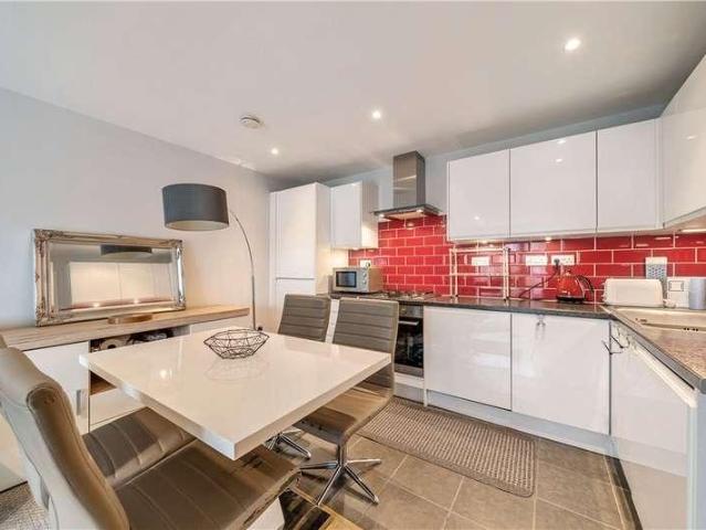 Flat for sale in London Borough of Ealing, Greater London