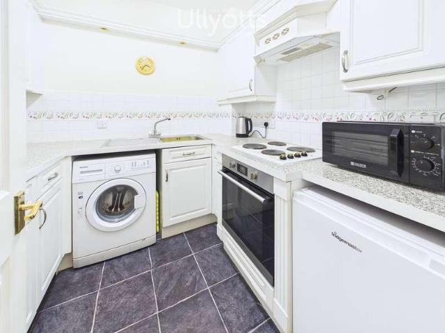 Flat for sale in Hilderthorpe, Bridlington