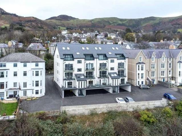 Flat for sale in Pen-y-Cae, Penmaenmawr