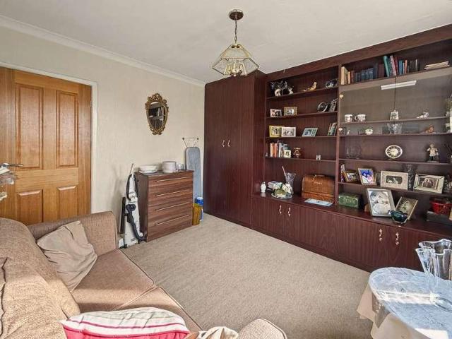 Flat for sale in Heaton Park, Bury