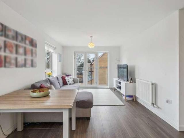 Flat for sale in Slough