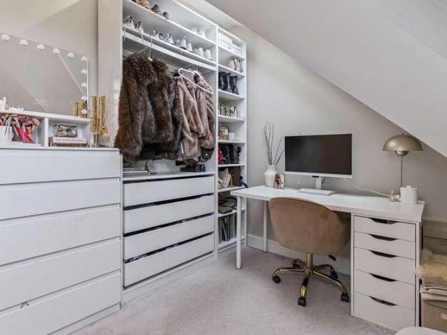 Flat for sale in Bearton, King's Walden