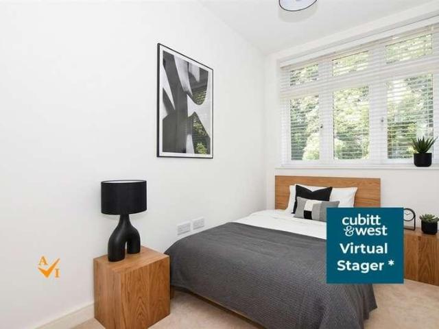 Flat for sale in South Park, Red Hill