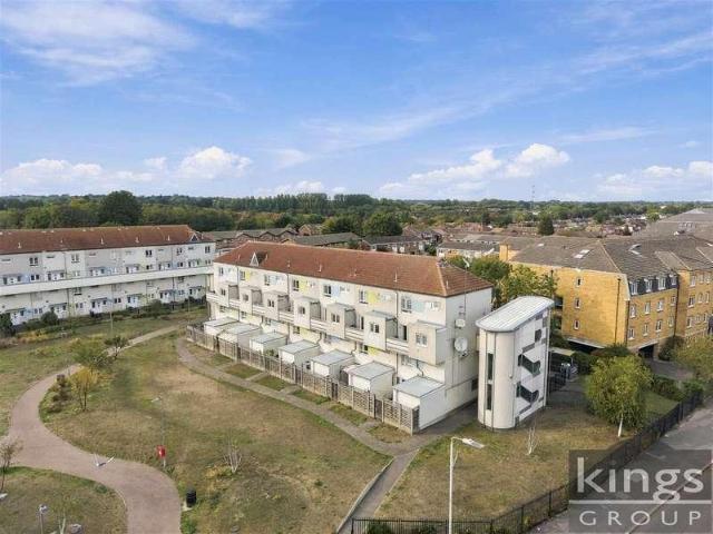 Flat for sale in Cheshunt, Broxbourne