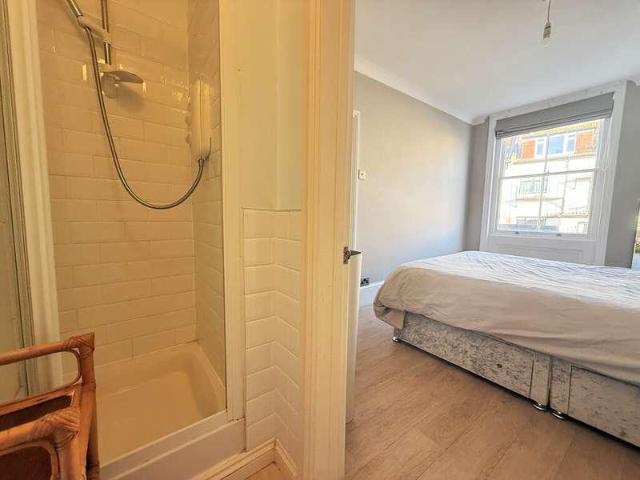 Flat for sale in Brunswick, Brighton