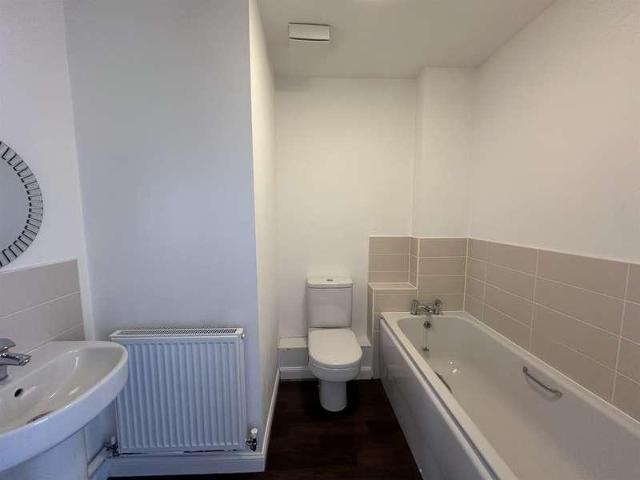 Flat for sale in Nangreaves, Wales