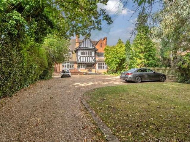 Flat for sale in Northwood, Northwood
