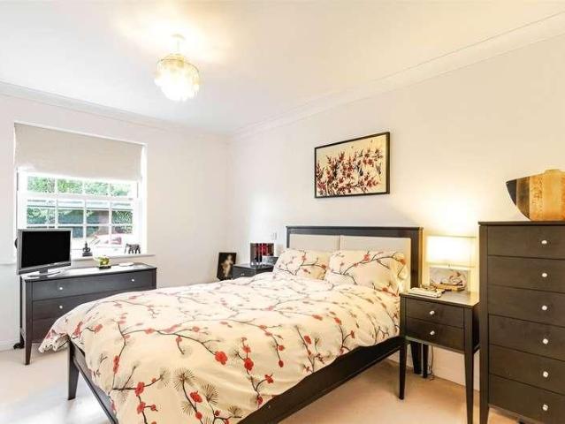 Flat for sale in Wokingham