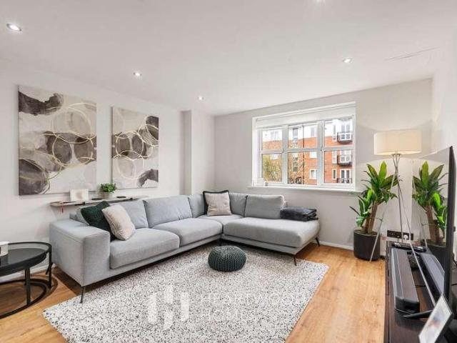 Flat for sale in St Albans, Five Acres