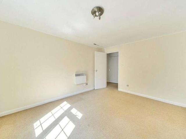 Flat for sale in Charlotteville, Westborough