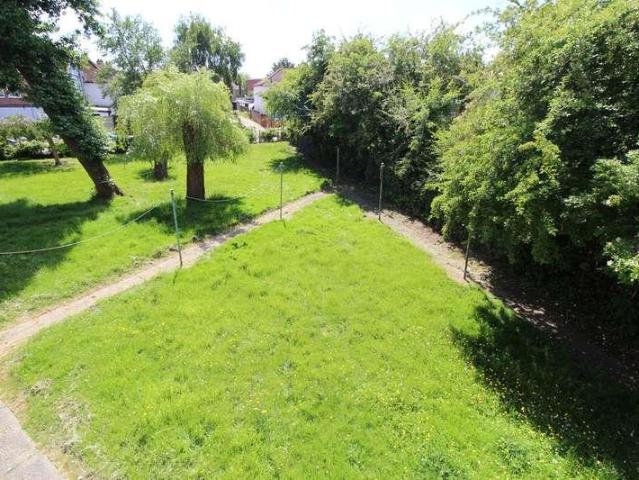 Flat for sale in Kingsbury, Greater London