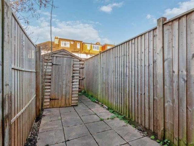 Flat for sale in London Borough of Merton, Merton Park