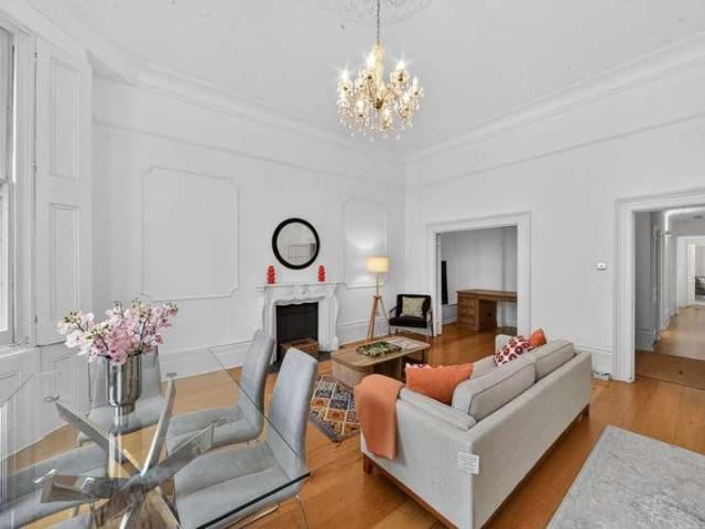 Flat for sale in Brompton, Greater London
