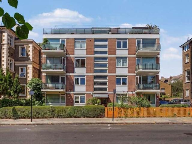 Flat for sale in South Hampstead, Greater London
