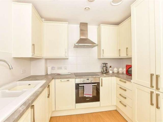 Flat for sale in Capel, Bourne Vale
