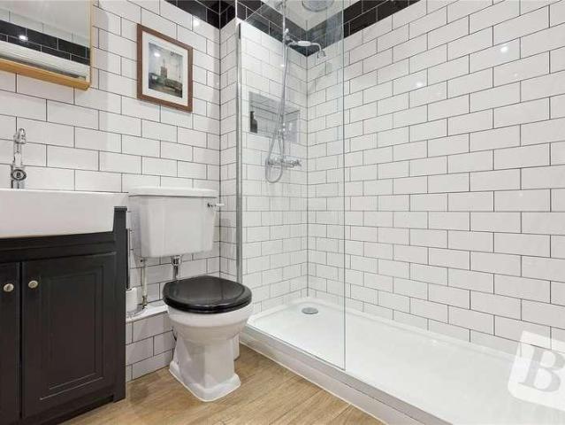 Flat for sale in Rush Green, Greater London