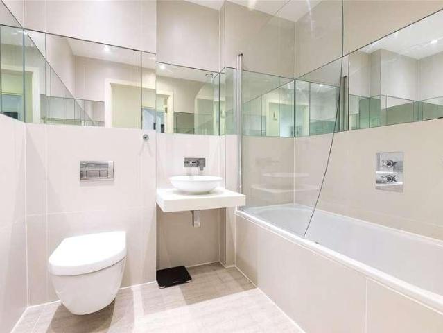 Flat for sale in Finsbury, Greater London