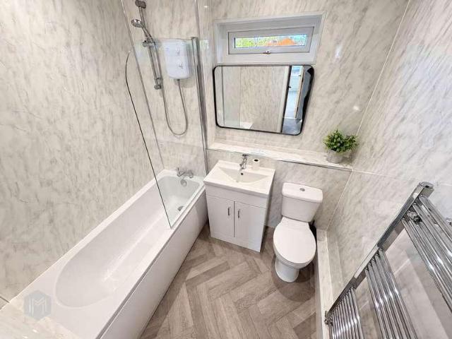 Flat for sale in Ainsworth, Bury