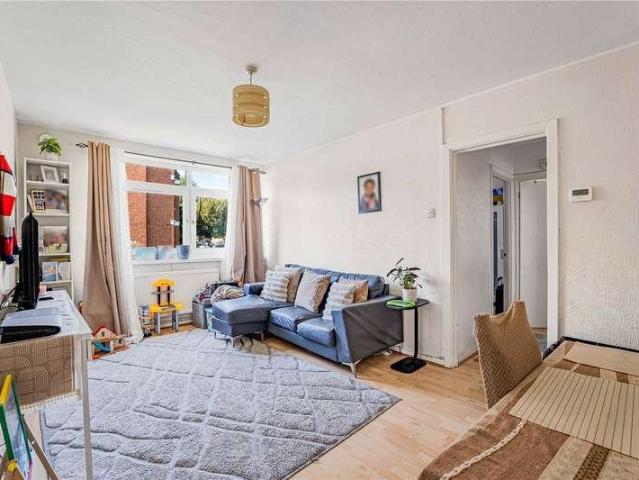 Flat for sale in Crouch Hall Park, Greater London
