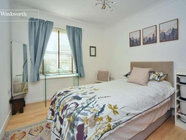 Flat for sale in Greater London