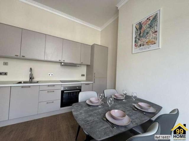 Flat for sale in London Borough of Ealing, Greater London