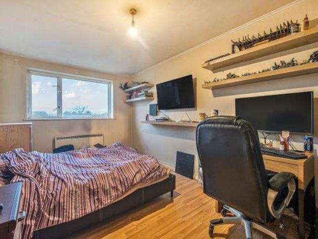 Flat for sale in Evershot, Oxfordshire