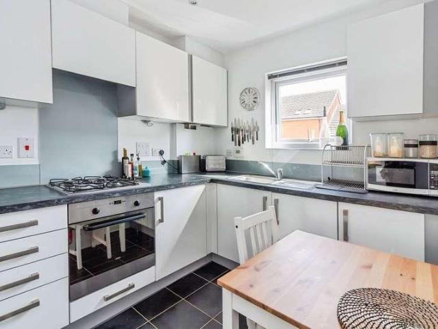 Flat for sale in Whitley, Reading