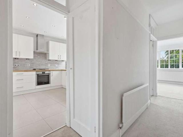 Flat for sale in Wanstead, Greater London