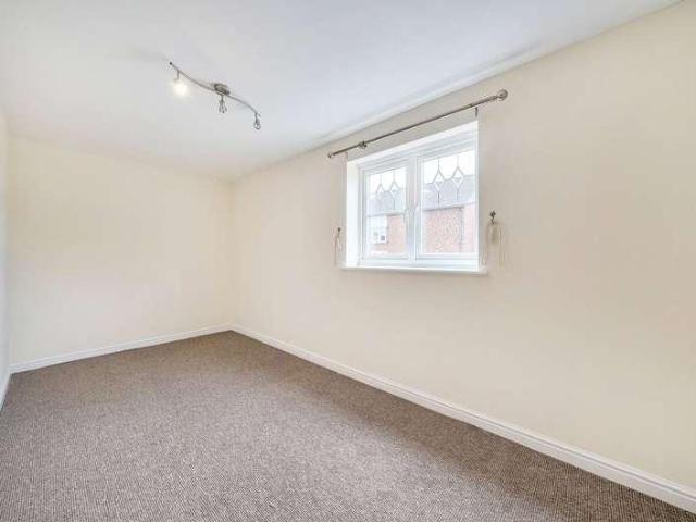 Flat for sale in Georgia, Greater Manchester