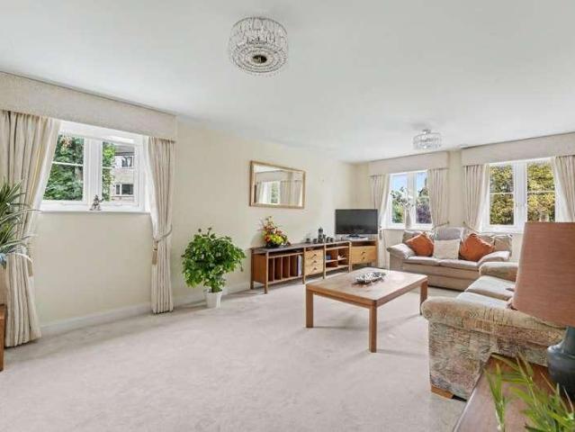 Flat for sale in Knebworth, King's Walden