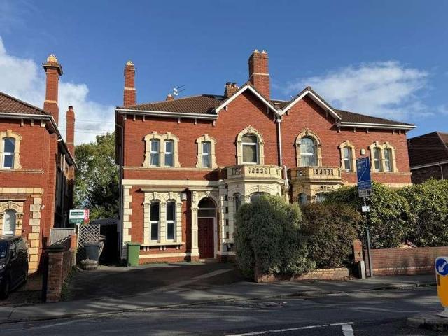 Flat for sale in Upper Knowle, Bristol
