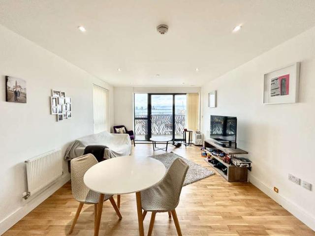 Flat for sale in London Borough of Tower Hamlets, Greater London