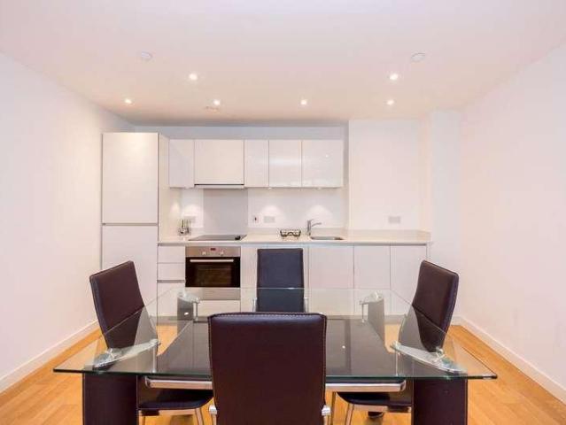 Flat for sale in Woodberry Grove Estate, Greater London