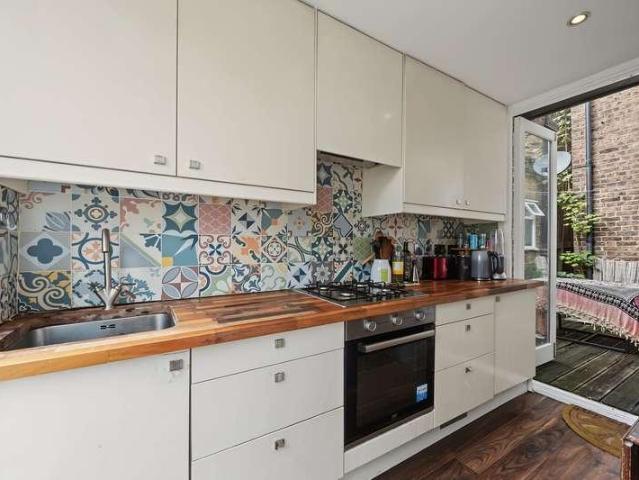 Flat for sale in London Borough of Islington, Greater London