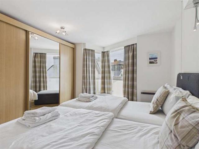 Flat for sale in Tenby, Wales