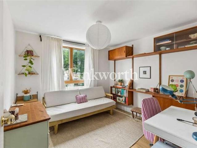 Flat for sale in Greater London