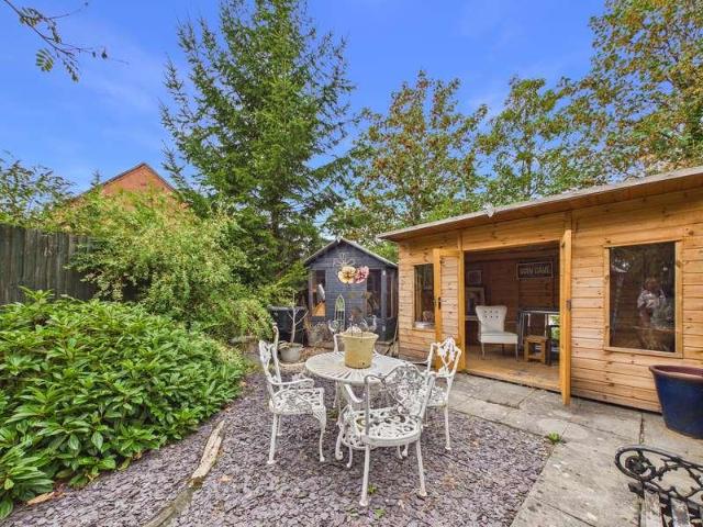Flat for sale in Catchems End, Wyre Forest
