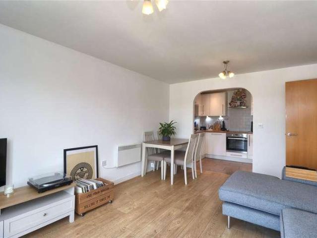 Flat for sale in Horsell, Woking