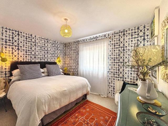 Flat for sale in Central, Heathlands
