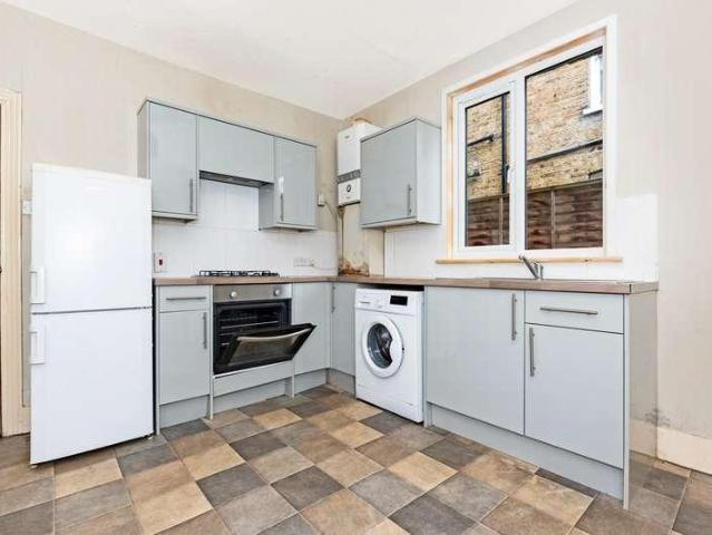 Flat for sale in London Borough of Lewisham, Greater London