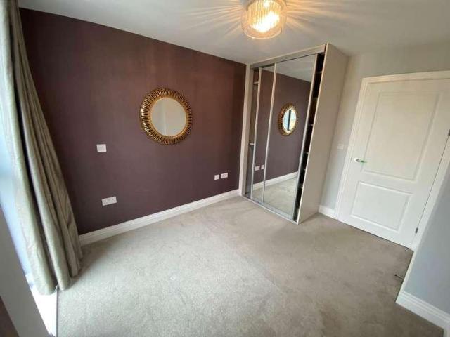 Flat for sale in Elstree and Borehamwood, Borehamwood