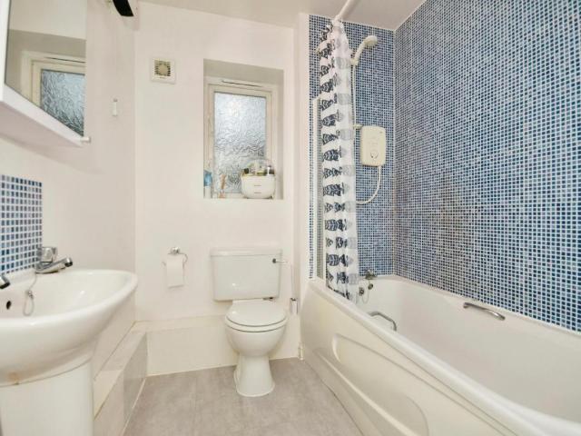 Flat for sale in Sheffield, Worrall